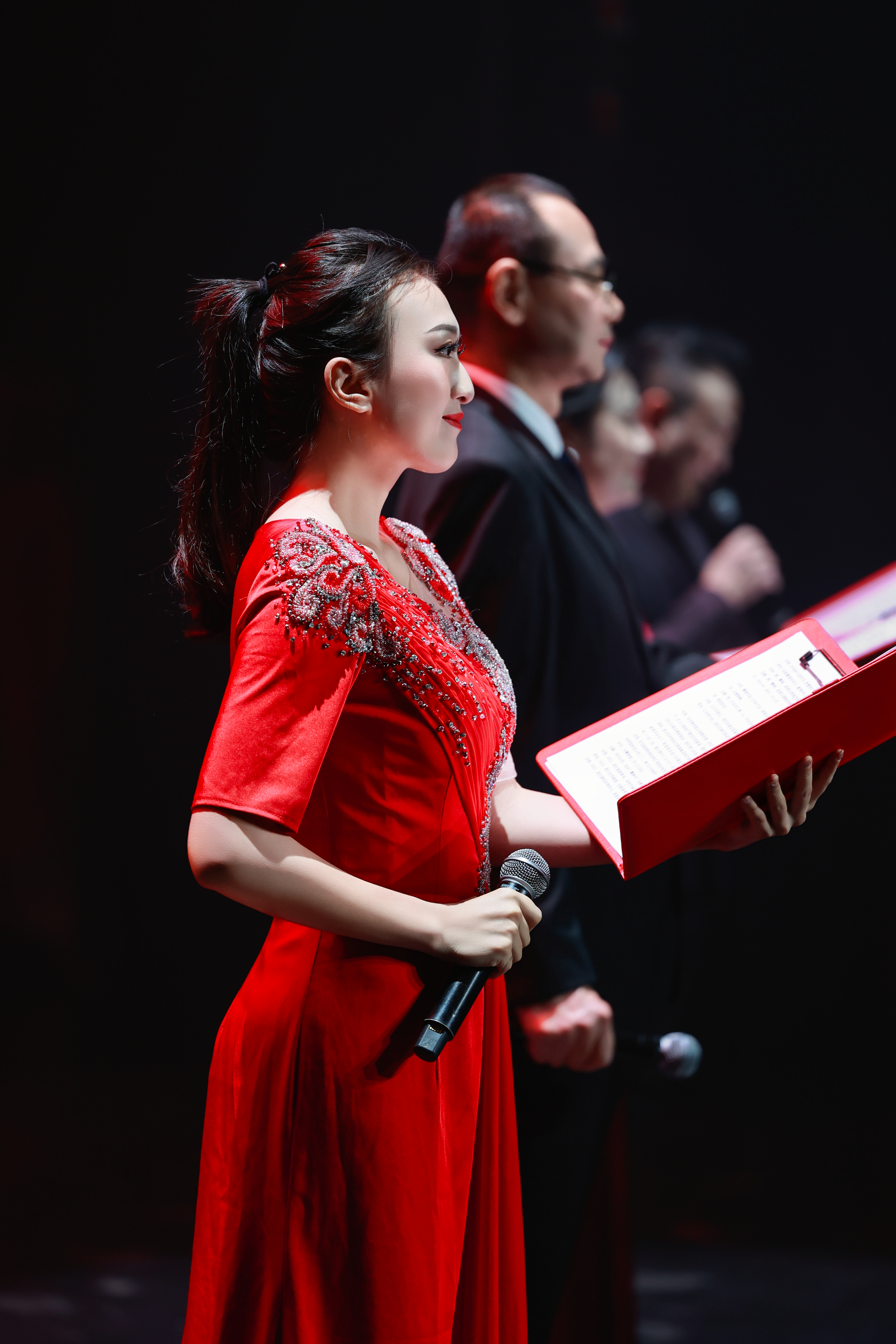 2.诗朗诵《攀钢：迈进新时代》.jpg